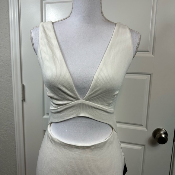 Lulus Divide & Contour Off White  Ribbed Cutout BodyCon Midi Dress Size M NWT - Picture 3 of 13